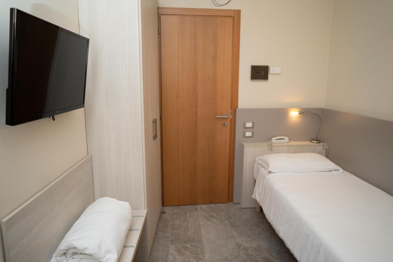 Hotel Europa Dossobuono Exterior foto