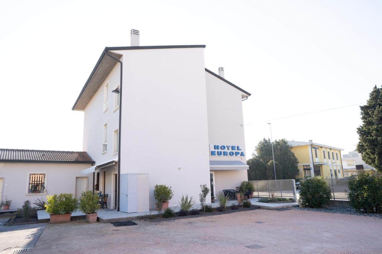 Hotel Europa Dossobuono Exterior foto